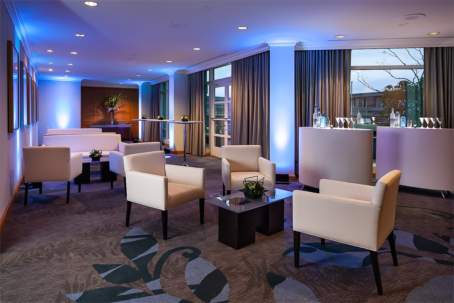 Cocktail Lounge